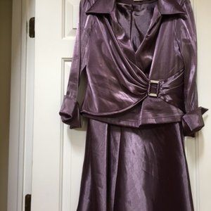 CACHET 2 piece skirt suit sz 12 Lined Long Sleves Pristine Condition